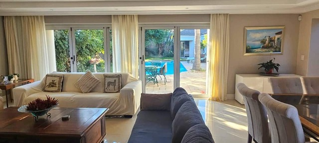 Large luxury family home in upmarket suburb in Cape Town