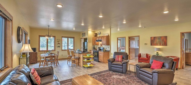 Large Ten Sleep Home on Main St, 10 Mins to Canyon in Ten Sleep