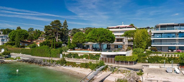 Lausanne area Luxurious 4-Bedroom Villa on the Lake in Pully