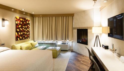 Le Chabrol Hotel & Suites in Montreal