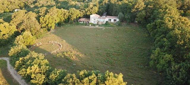 Le Charme Authentique et Bohème de la Pleine Nature Dans le Golfe de St Tropez in La Garde-Freinet