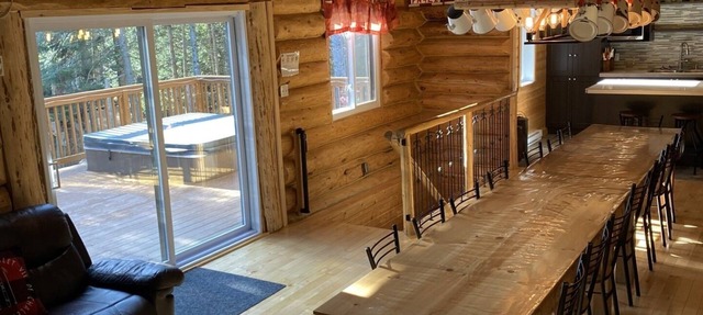 Le Forestier Private SPA/Billiard table/Foyer *6 rooms in Saint-Luc-de-Bellechasse