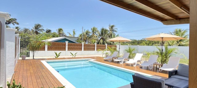 Leleka's Cabin - E4 in Flowers Bay