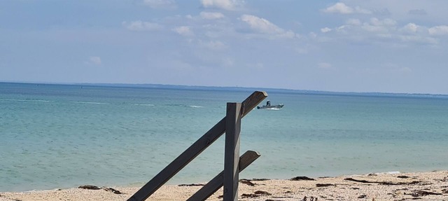 "Les Coquillages" Vacation Home, Right on the Beach in Saint-Marcouf