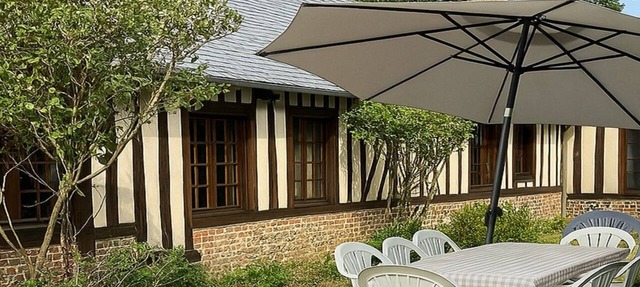 Les Glacières, a Norman farmhouse—a family home 25 minutes from the sea—sleeps 9 in Le Pin