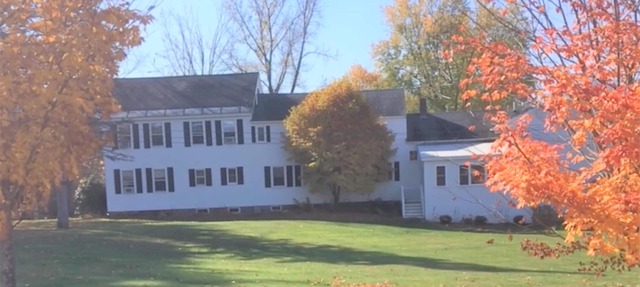 Lg/Charming Updated Farmhouse Historic Picturesque Walpole NH/VT Border sleeps 9 in Walpole