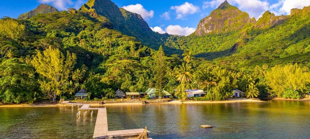 Linareva Moorea Beach Resort in Moorea-Maiao
