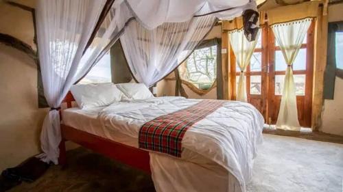 Lion's Cave Camp, SAMBURU in Archers Post