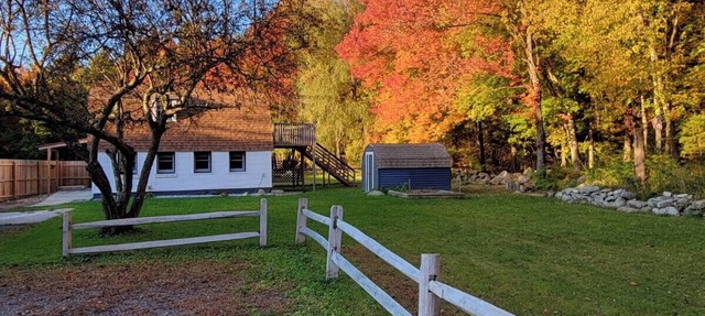 Little House Inn - Private Home - Secluded - Ware - 2 bedroom, sleeps 6 in Ware