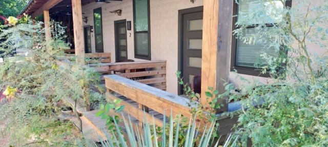 Lodges Combined Suite on the Mason Tx Square in Mason