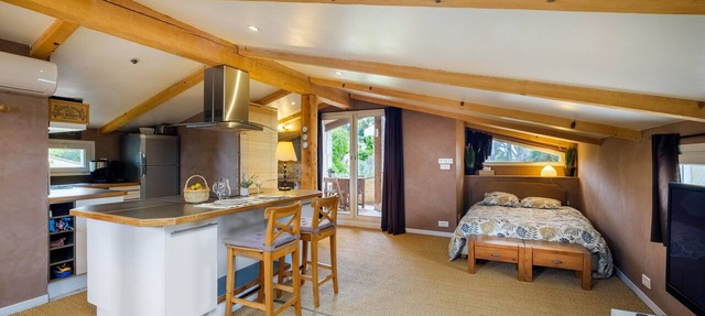 Loft 50m² au calme avec vue splendide piscine in Les Adrets-de-l'Estérel