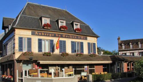 Logis Hôtel Restaurant LE COCHON D'OR in Beuzeville