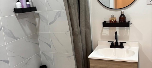 lovely 1 bedroom apartment in a quiet neighborhood. in Côte Saint-Luc