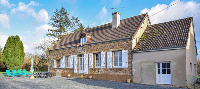 Lovely Home In Montsenelle With Wifi in Montsenelle