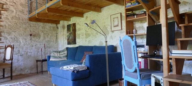 Lovingly restored and spacious natural stone house with pleasant summer coolness in Pirgou