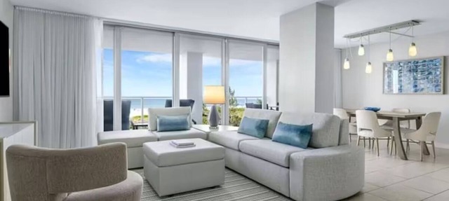 Luxurious 2 BRD/2BATH Suite in serene Marco Island in Marco Island