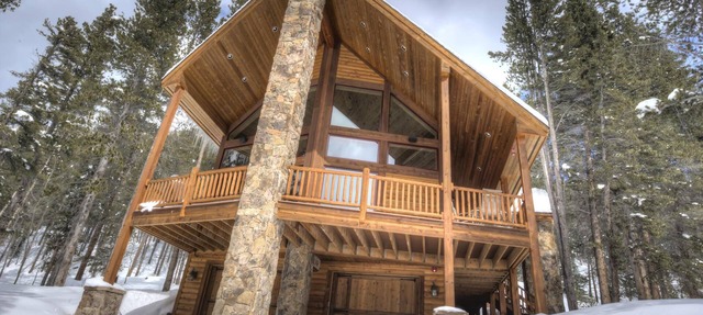 Luxury Cabin - views, location, perfect for families, 4 miles from Breckenridge in Blue River