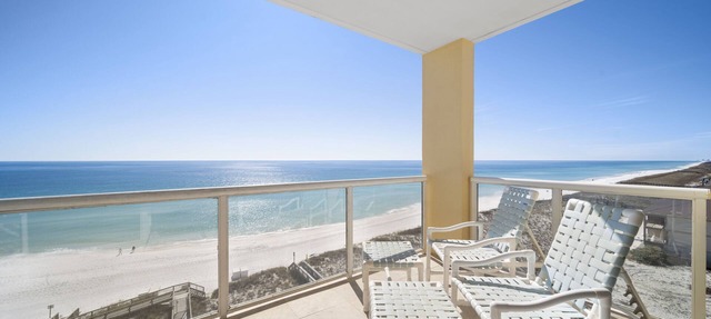 Luxury Corner Unit For The Discriminating Traveler with Double Beach Service in Navarre
