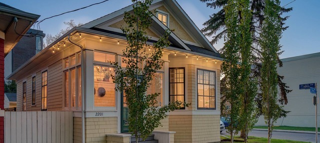 Luxury Craftsman Home in Mission: featuring private yard, sauna & home gym in Calgary