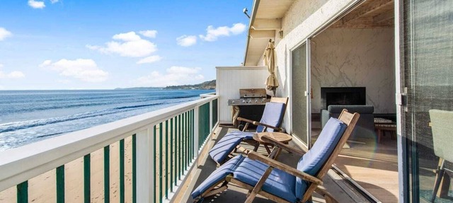 Luxury Malibu Road Oceanfront Townhouse PRIVATE BEACH in Malibu