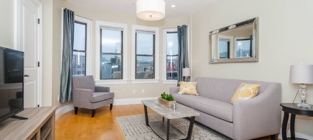 Luxury Top Floor 2 Bedroom in the heart of Boston's North End in Boston