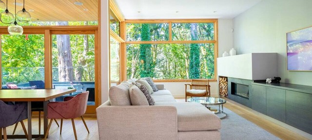 Luxury Treetop Home, Minutes to Grouse Mountain in North Vancouver