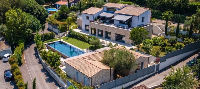 Luxury Villa with 15m Infinity Pool & Pool House in Roquefort-les-Pins