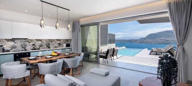 Luxury villa with kingsize beds and breathtaking sea view (El paradiso villa) in Akrotiri