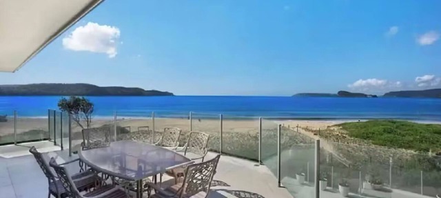 Luxury Villas Ocean View on the Esplanade (Walk to the beach) in Central Coast