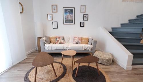 Maison de Vacances 2 Chambres avec rooftop in Thuir
