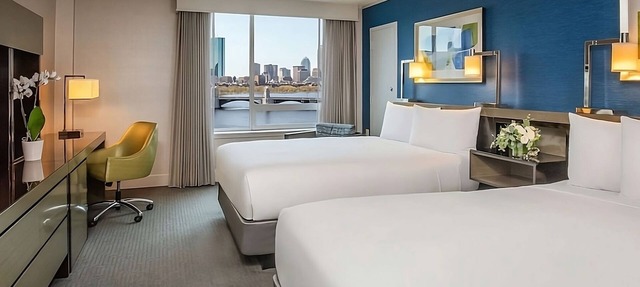 Make Your Trip More Enjoyable! w/Indoor Pool, Pets are Allowed Here! in Cambridge