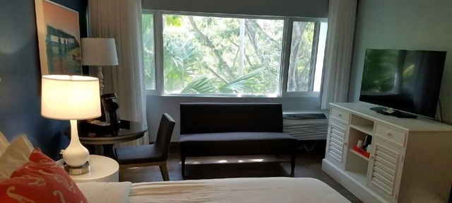 Making The Best Memories Along The Way! 2 Comfortable Units, Pool, Free Parking in Marathon