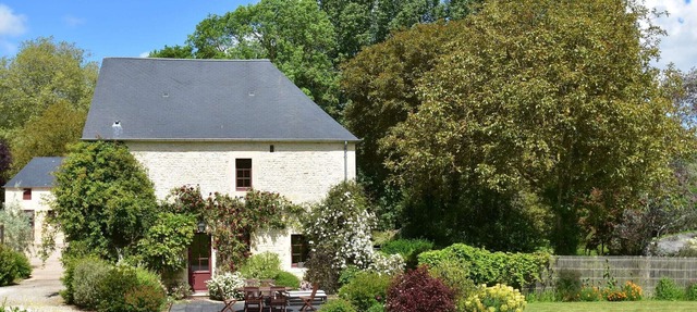 Manor in Normandy with Spa and Pool in Lantheuil