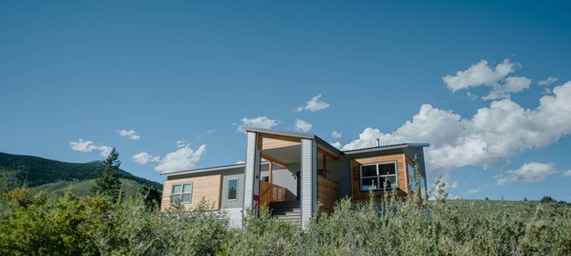Modern and Spacious Eco Ski Estate in Salida