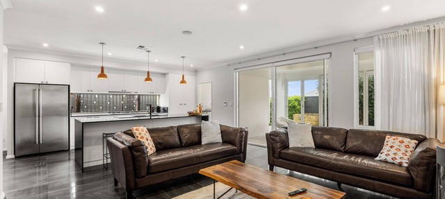 Modern Beach Retreat | Eden Beach Sanctuary in Jindalee