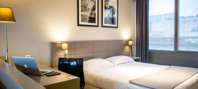 Modern Executive Suite With Spacious Lounge Near Downtown Lyon in Lyon