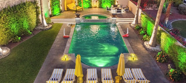 Modern Paradise 15 min 2 Coachella Festival 0.30 acres Lot With misty Huge pool in Indio