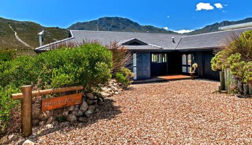 Moon River House in Pringle Bay