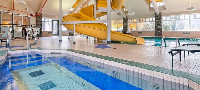 Mountain Getaway with Free Breakfast in Canmore