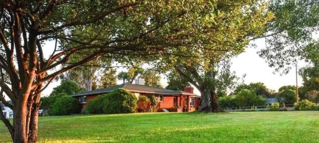 Mountain View Farmhouse; lots of extras! in Mead