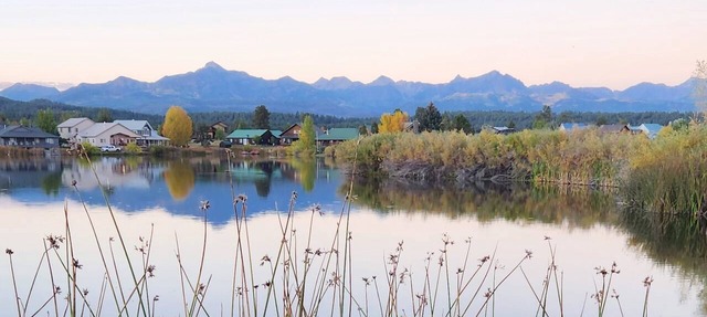 Mountain views, a short walk to the lake, and just 30 minutes from Wolf Creek. in Pagosa Springs