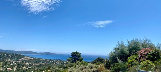 NEAR ST TROPEZ, MAGNIFICENT VILLA WITH SEA VIEW, SWIMMING POOL, CLOSE TO BEACHES. in Cavalaire-sur-Mer