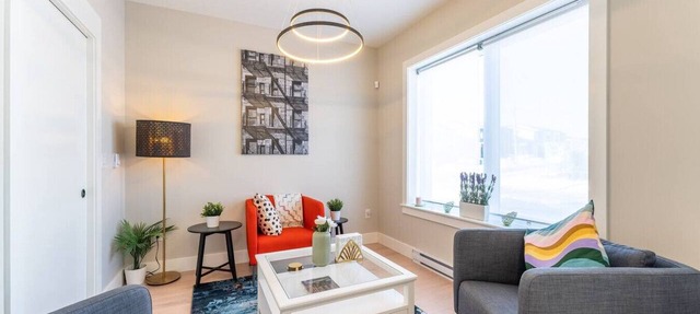 NEW 3 Bedroom Luxury Escape- Deck, BBQ & Fireplace in Halifax