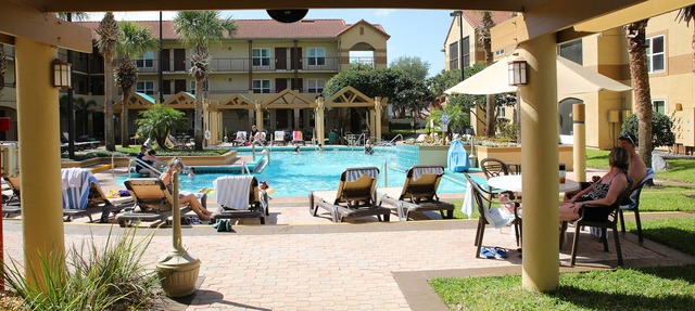 *Newly Renovated* Cozy Two Bedroom Resort Condo Very close to DISNEY in Orlando