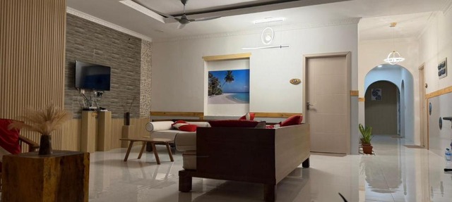 Newsy Inn in Hithadhoo