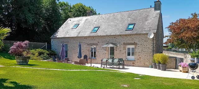Nice home in Saint-Marcouf with WiFi in Saint-Marcouf