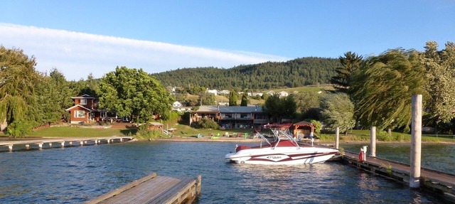 Nirvana Cabanas Lakeside - Kahuna in Vernon
