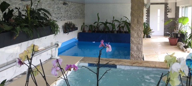 Normandy, pool, quiet in Touville