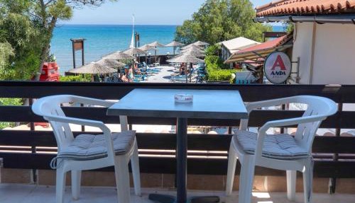 Oasis Beachfront Studios & Apartments, by ZanteWize in Alikanas
