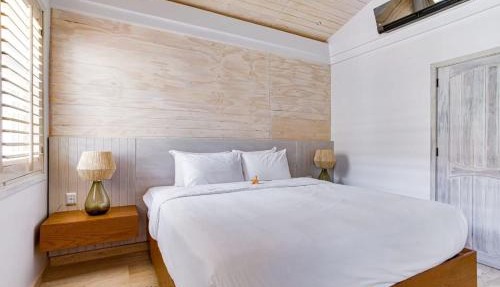 Ocean Crush- Beachfront & Resort Amenities in Placencia